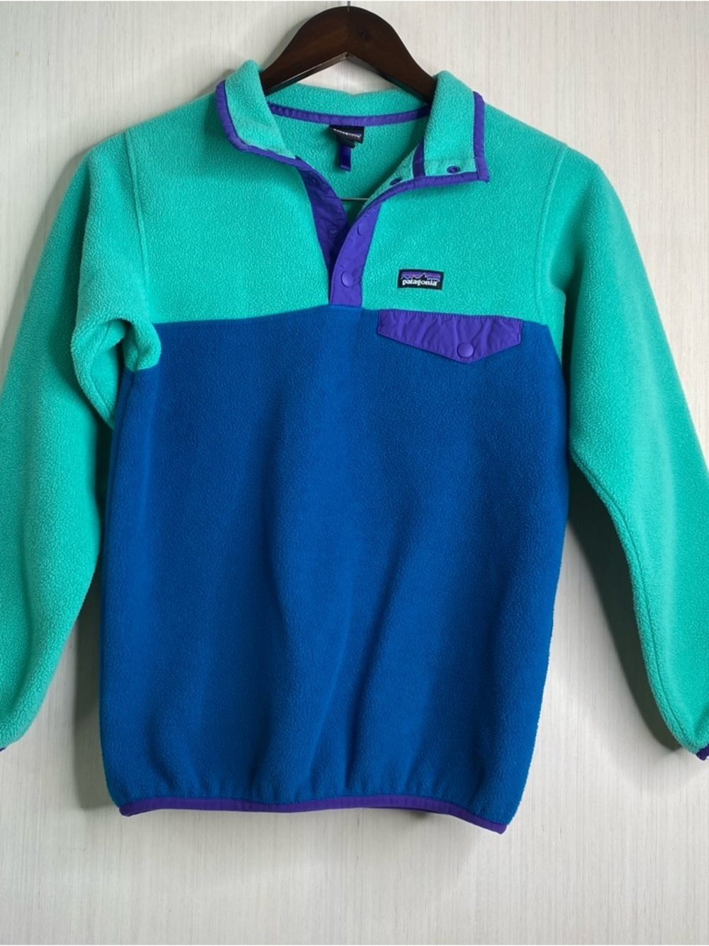 Patagonia Girls Synchilla Snap-T Fleece Pullover in Teal & Blue Fleece Large 12